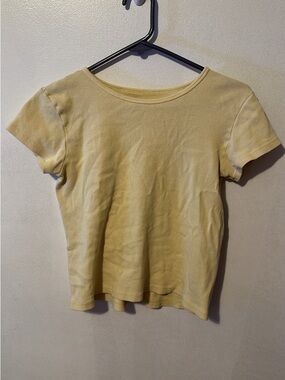 Brandy Melville Short Sleeve Crewneck Top in Pale Yellow